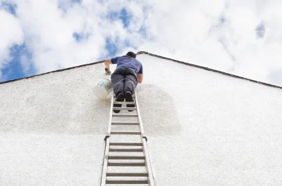 Peinture extérieure à Canari — façades et ravalement